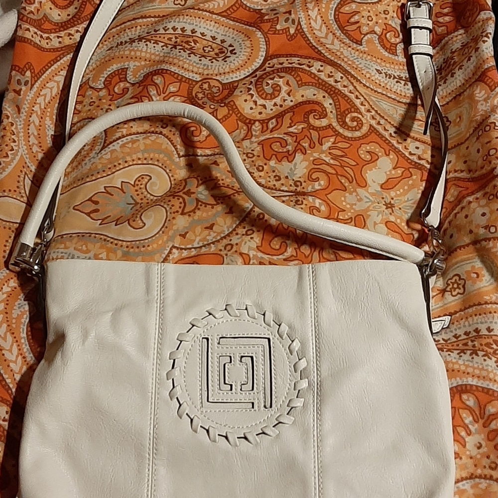 White winter Liz Claiborne purse